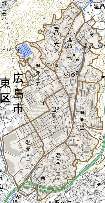 温品とその周辺の地図。町の範囲を重ねている