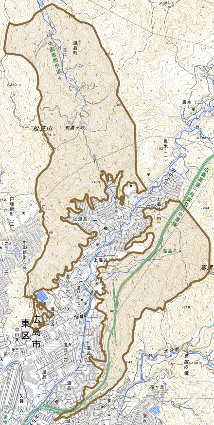 温品町とその周辺の地図。町の範囲を重ねている