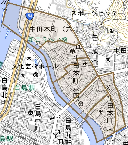 牛田本町とその周辺の地図。町の範囲を重ねている