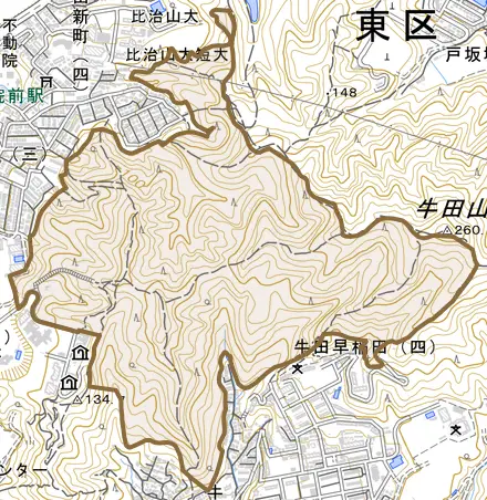 牛田山とその周辺の地図。町の範囲を重ねている