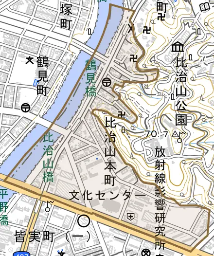 比治山本町とその周辺の地図。町の範囲を重ねている