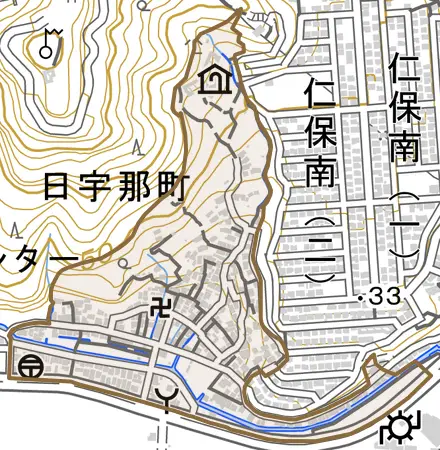 日宇那町とその周辺の地図。町の範囲を重ねている