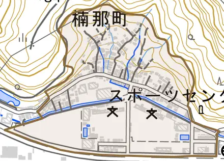 楠那町とその周辺の地図。町の範囲を重ねている
