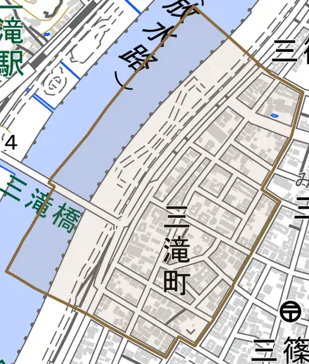 三滝町とその周辺の地図。町の範囲を重ねている