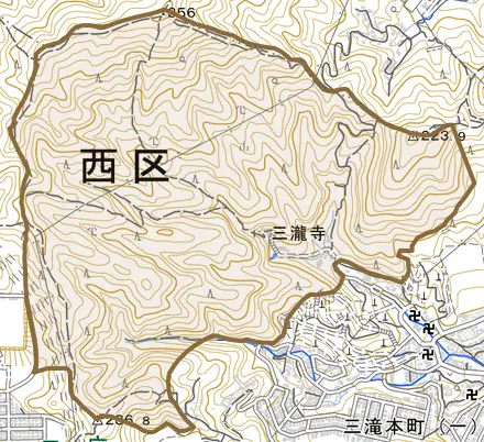 三滝山とその周辺の地図。町の範囲を重ねている