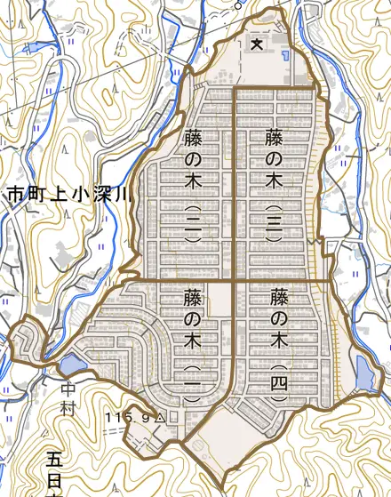 藤の木とその周辺の地図。町の範囲を重ねている