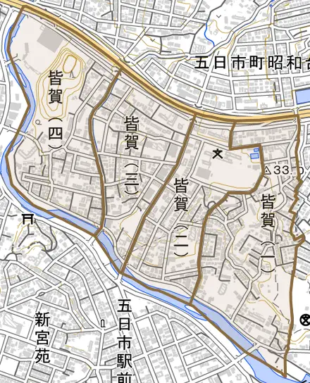 皆賀とその周辺の地図。町の範囲を重ねている