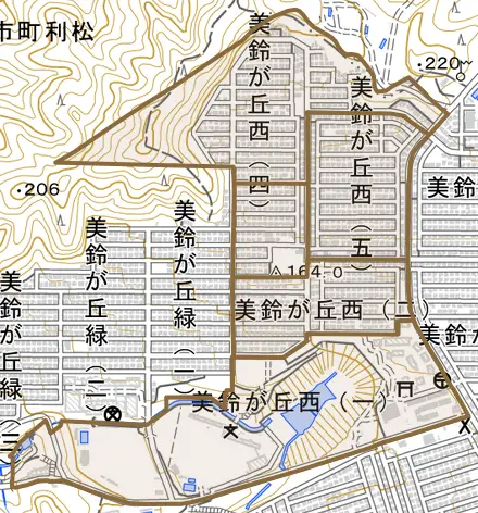 美鈴が丘西とその周辺の地図。町の範囲を重ねている