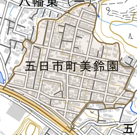 五日市町大字美鈴園とその周辺の地図。町の範囲を重ねている