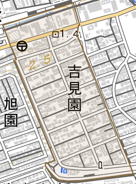 吉見園とその周辺の地図。町の範囲を重ねている