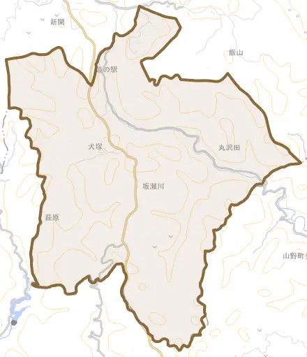 坂瀬川とその周辺の地図。町の範囲を重ねている