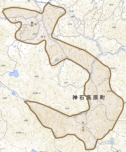 桑木とその周辺の地図。町の範囲を重ねている