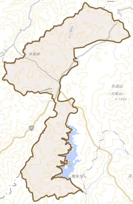 西八幡原とその周辺の地図。町の範囲を重ねている