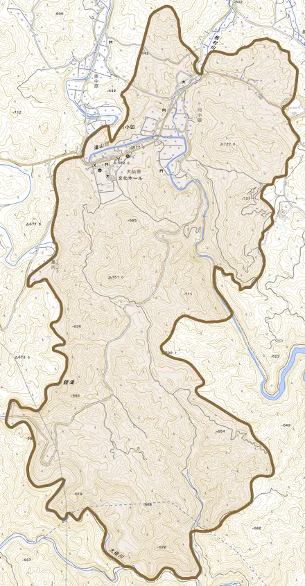 川小田とその周辺の地図。町の範囲を重ねている