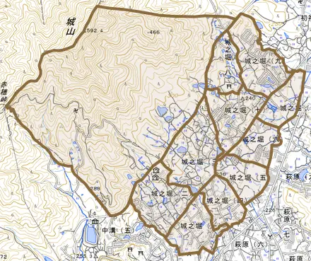 城之堀とその周辺の地図。町の範囲を重ねている