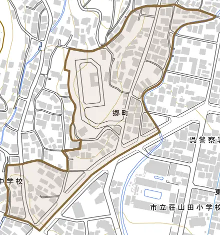郷町とその周辺の地図。町の範囲を重ねている