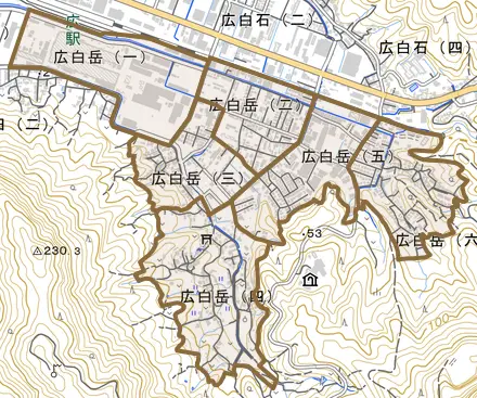 広白岳とその周辺の地図。町の範囲を重ねている