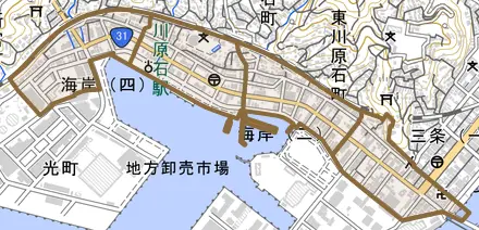 海岸とその周辺の地図。町の範囲を重ねている