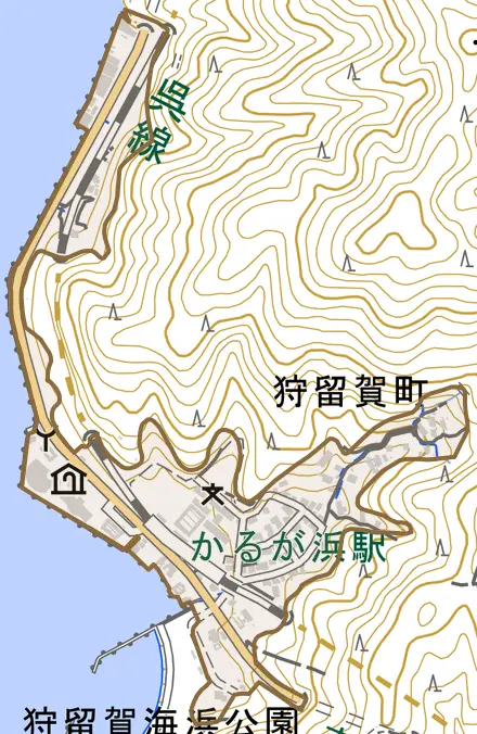 狩留賀町とその周辺の地図。町の範囲を重ねている