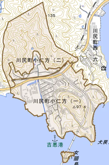 川尻町小仁方とその周辺の地図。町の範囲を重ねている