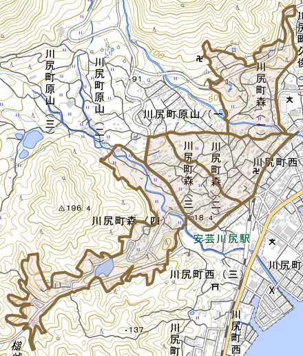 川尻町森とその周辺の地図。町の範囲を重ねている