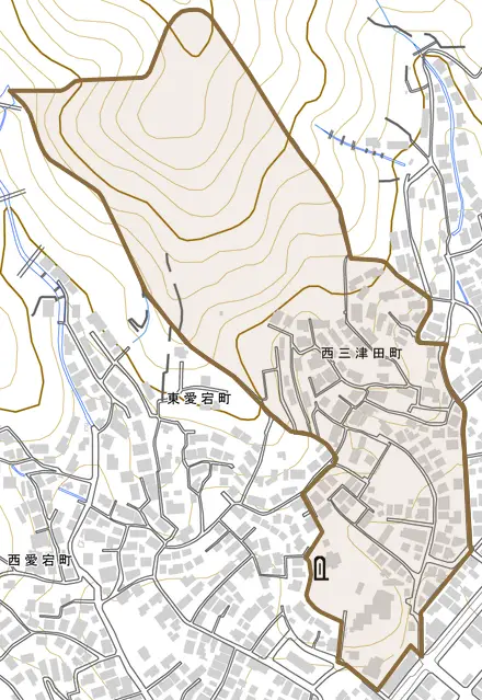 西三津田町とその周辺の地図。町の範囲を重ねている