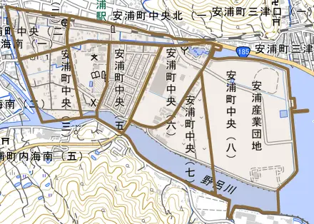 安浦町中央とその周辺の地図。町の範囲を重ねている