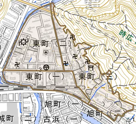 東町とその周辺の地図。町の範囲を重ねている