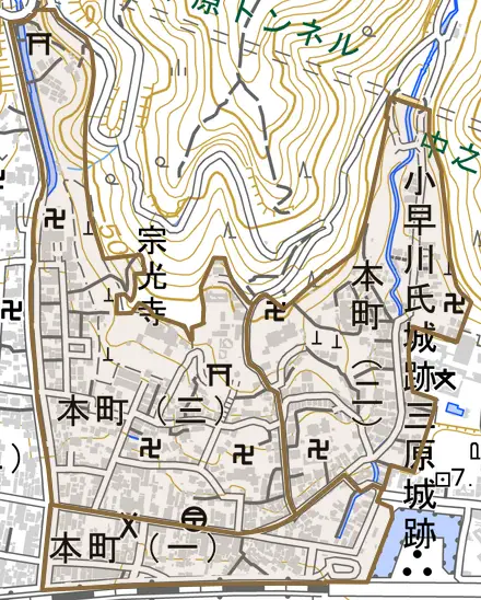 本町とその周辺の地図。町の範囲を重ねている