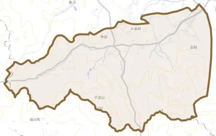 小泉町とその周辺の地図。町の範囲を重ねている
