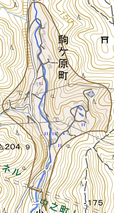 駒ケ原町とその周辺の地図。町の範囲を重ねている