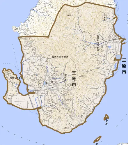 鷺浦町向田野浦とその周辺の地図。町の範囲を重ねている