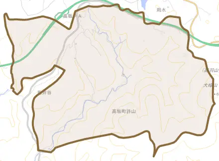 高坂町許山とその周辺の地図。町の範囲を重ねている