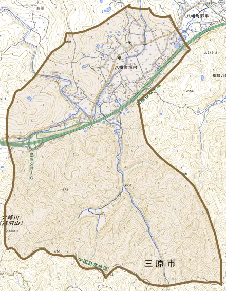 八幡町垣内とその周辺の地図。町の範囲を重ねている