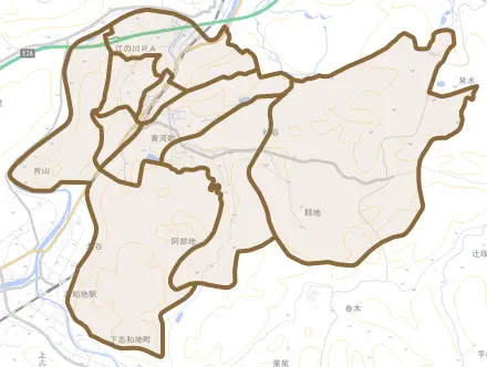 青河町とその周辺の地図。町の範囲を重ねている