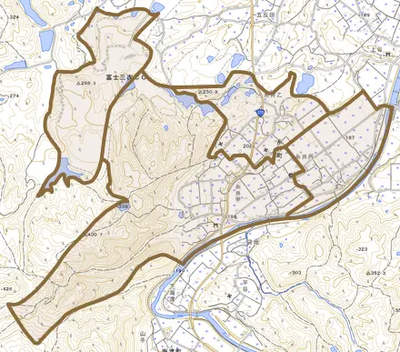 糸井町とその周辺の地図。町の範囲を重ねている