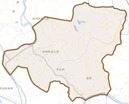 君田町東入君とその周辺の地図。町の範囲を重ねている