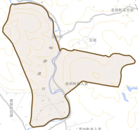 君田町西入君とその周辺の地図。町の範囲を重ねている