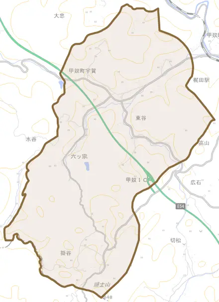 甲奴町宇賀とその周辺の地図。町の範囲を重ねている