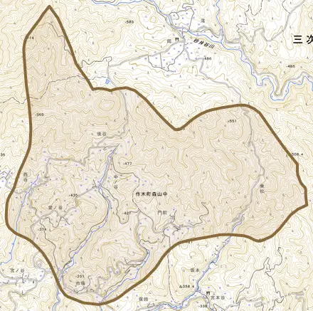 作木町森山中とその周辺の地図。町の範囲を重ねている