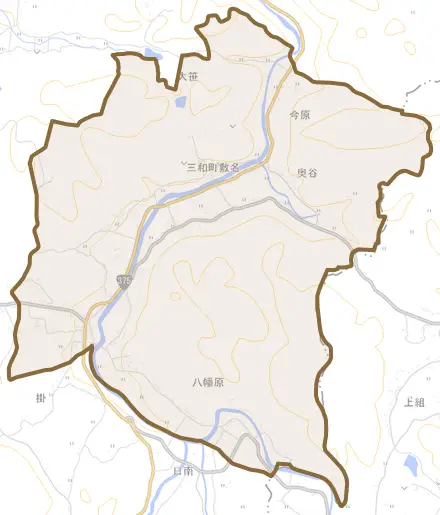 三和町敷名とその周辺の地図。町の範囲を重ねている