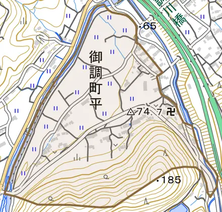 御調町平とその周辺の地図。町の範囲を重ねている
