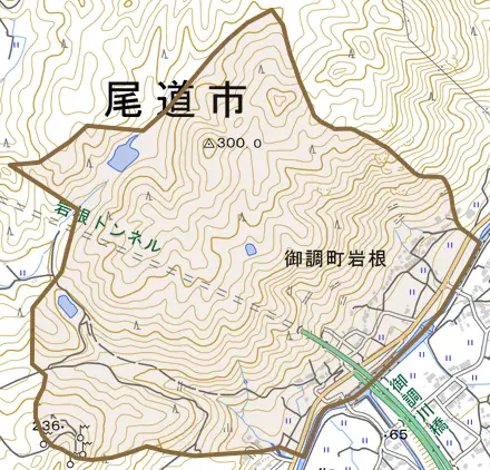 御調町岩根とその周辺の地図。町の範囲を重ねている