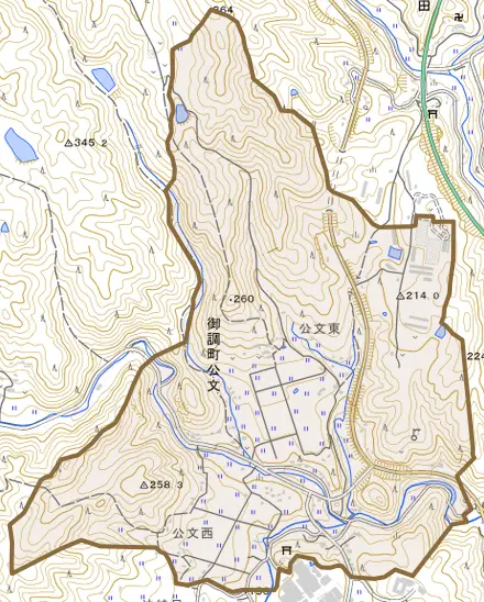 御調町公文とその周辺の地図。町の範囲を重ねている