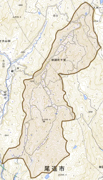 御調町千堂とその周辺の地図。町の範囲を重ねている
