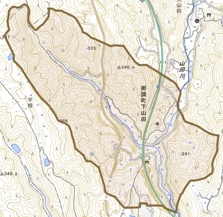 御調町下山田とその周辺の地図。町の範囲を重ねている