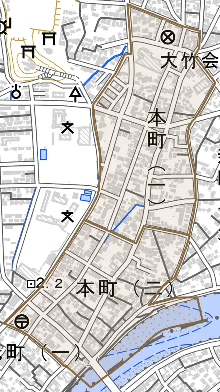 本町とその周辺の地図。町の範囲を重ねている