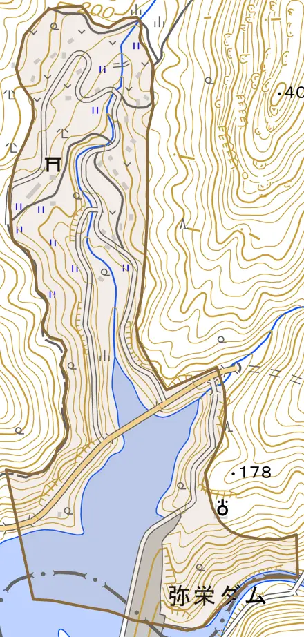 前飯谷とその周辺の地図。町の範囲を重ねている