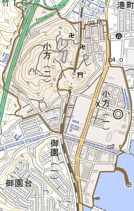 小方とその周辺の地図。町の範囲を重ねている