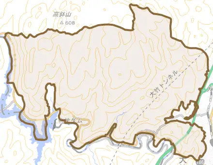 小方町小方とその周辺の地図。町の範囲を重ねている